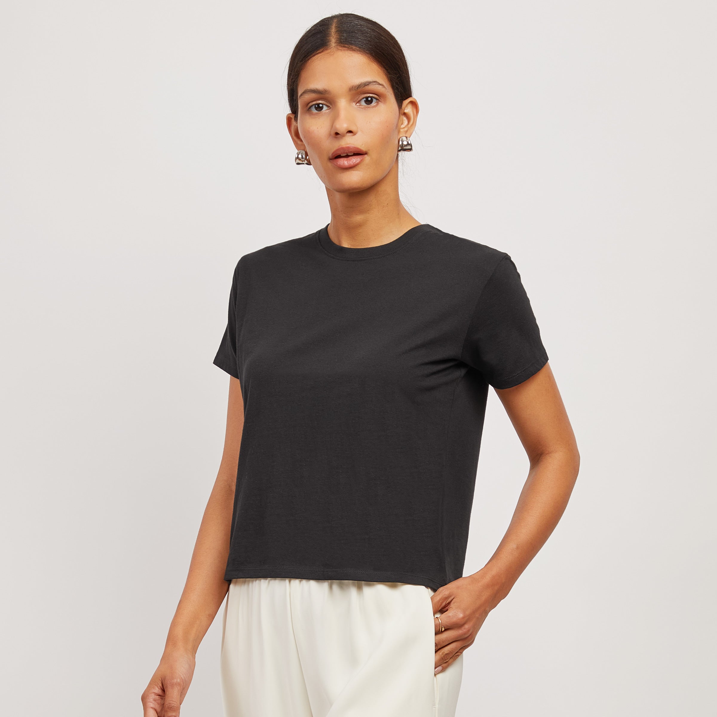 bcst_nobl_blac_2400x2400_02.jpg