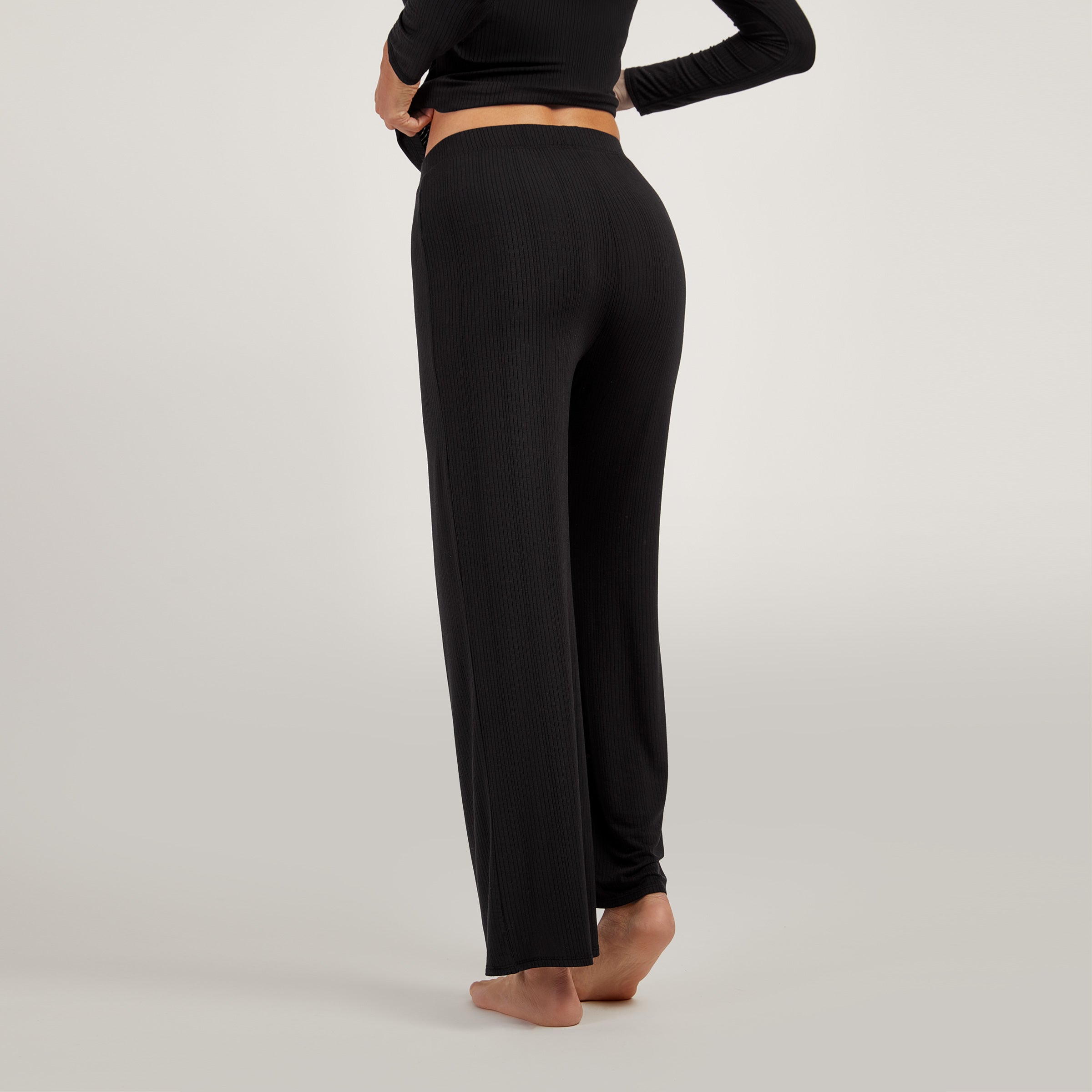 lwlp_abbe_blac_2400x2400_4.jpg