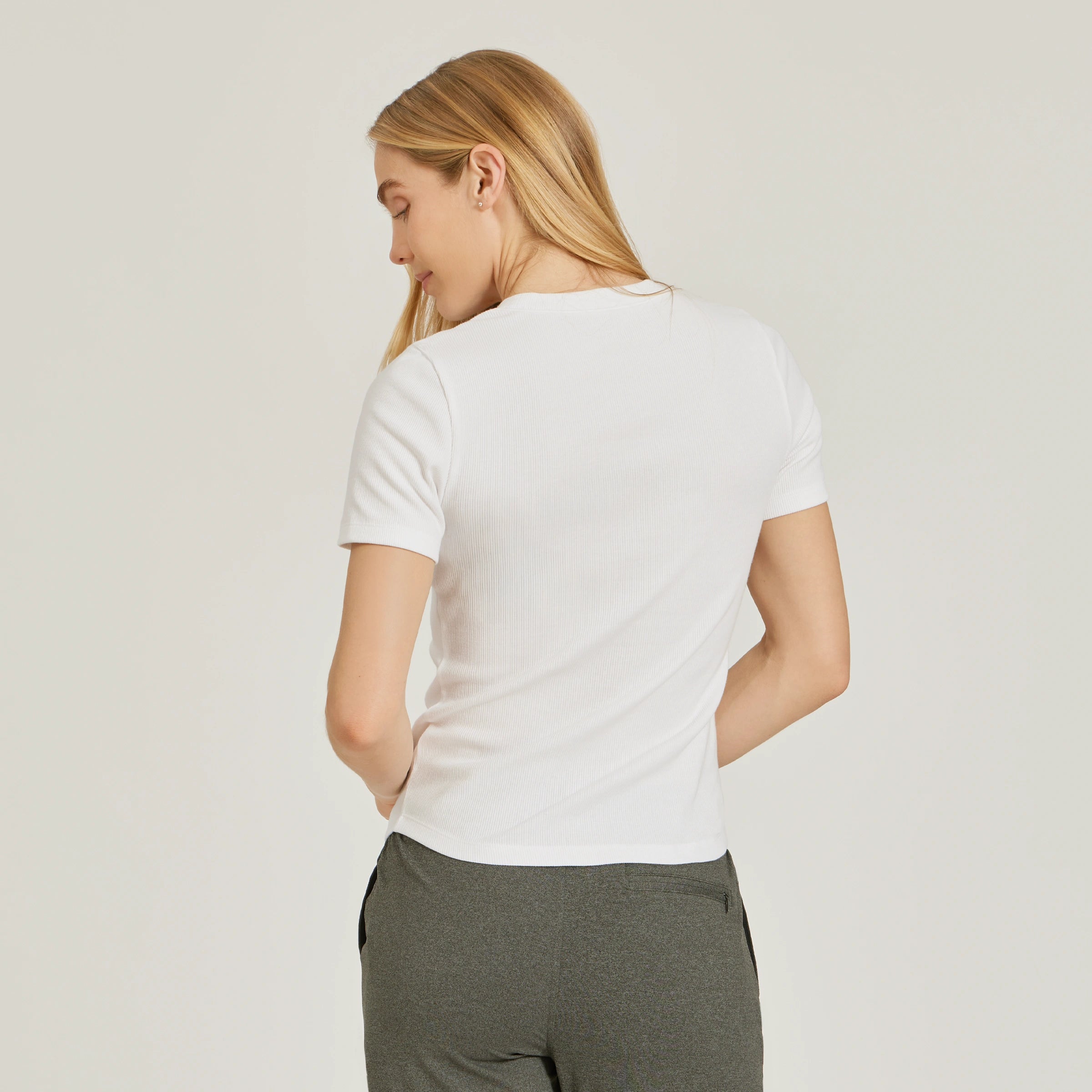 rsnt_berr_whit_2400x2400_4.jpg