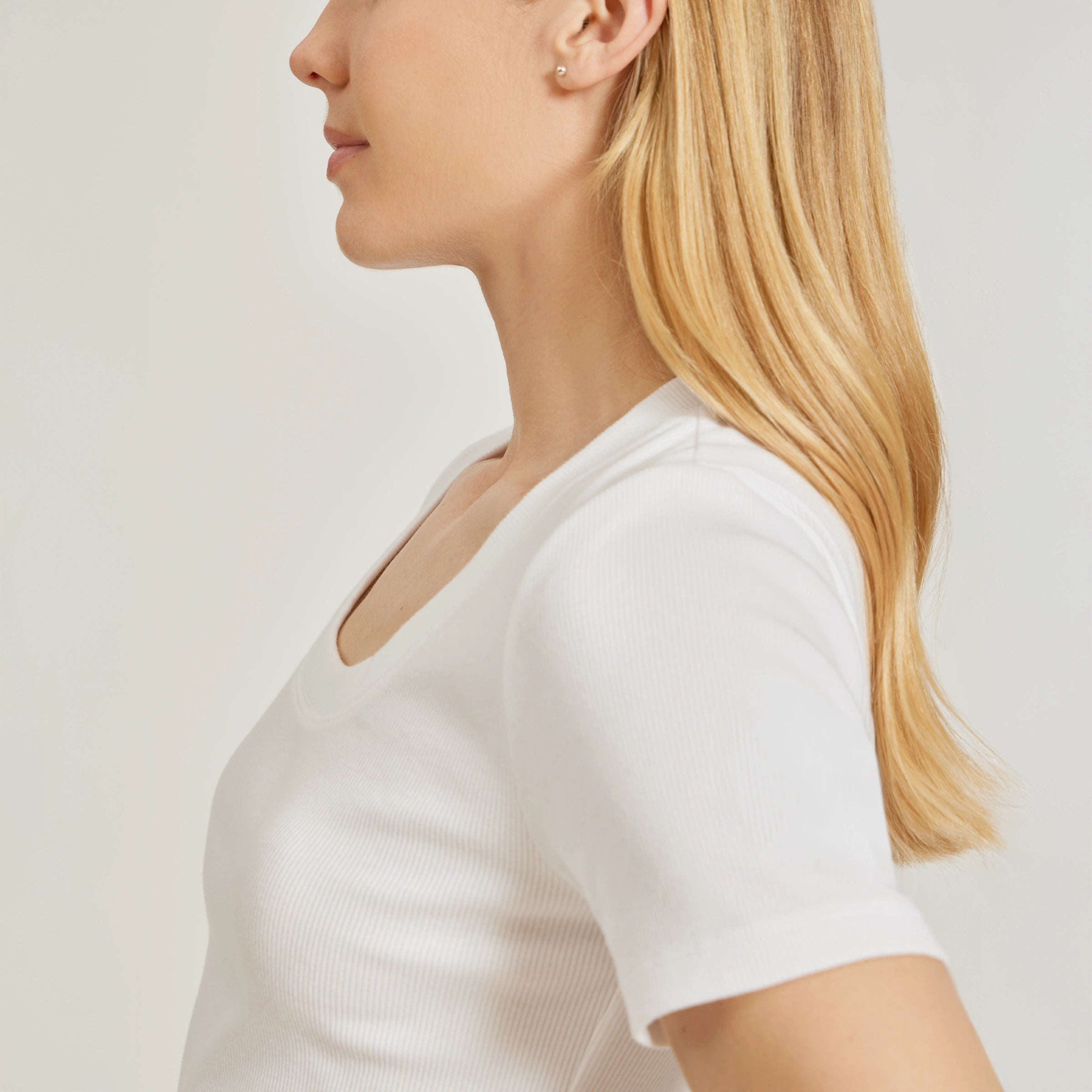 rsnt_berr_whit_2400x2400_8.jpg