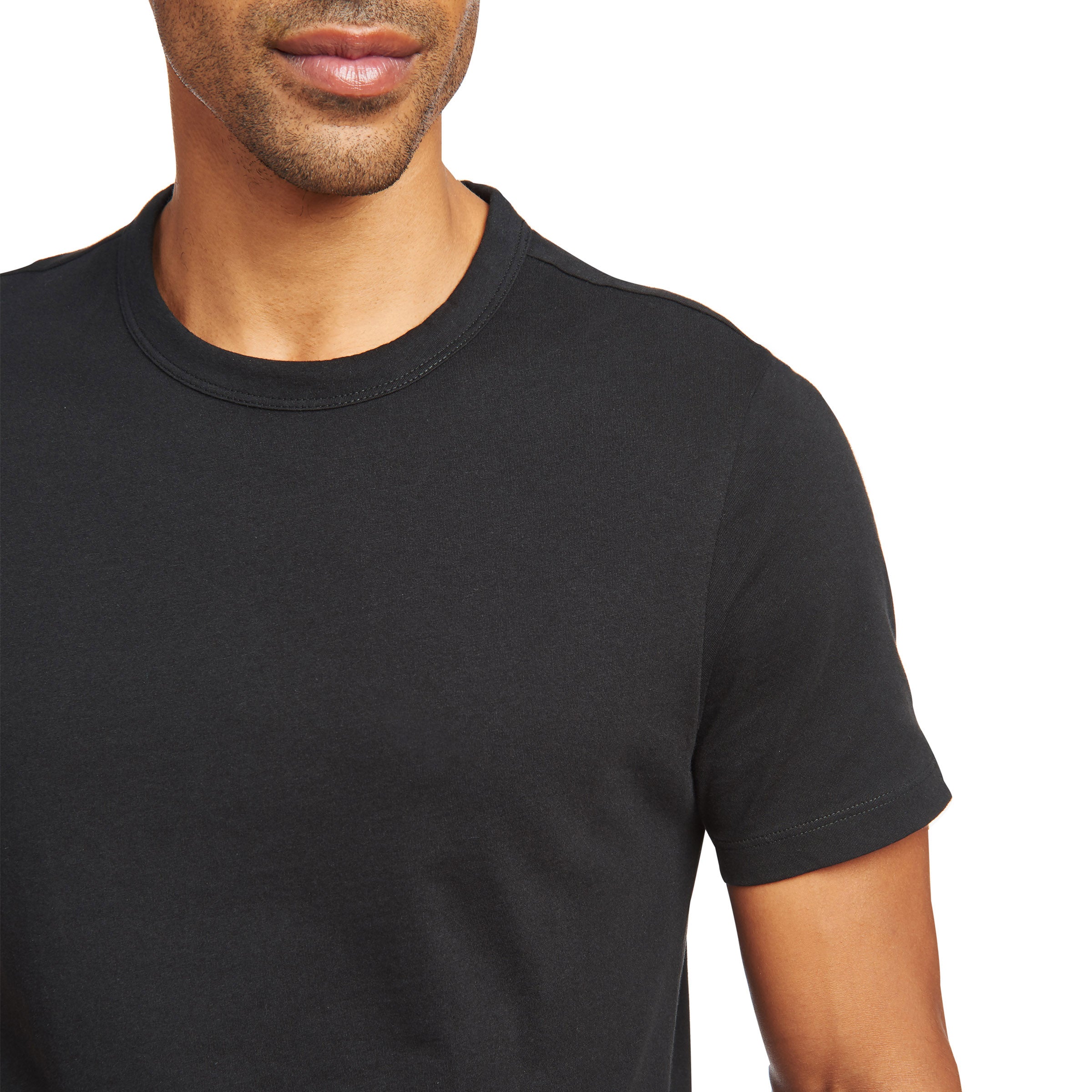 scht_drig_black_collar_close_up_b.jpg