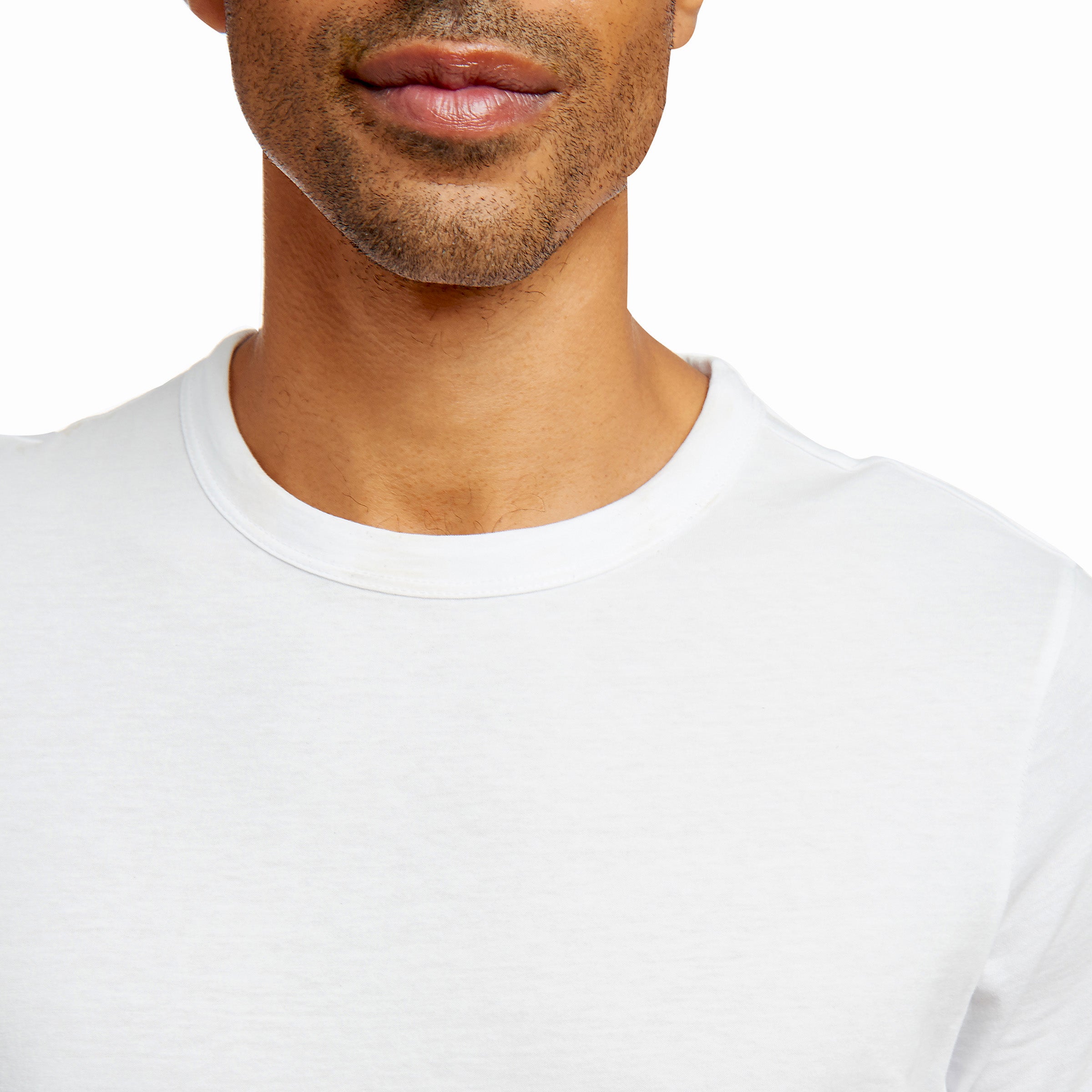 scht_drig_white_collar_close_up_b.jpg